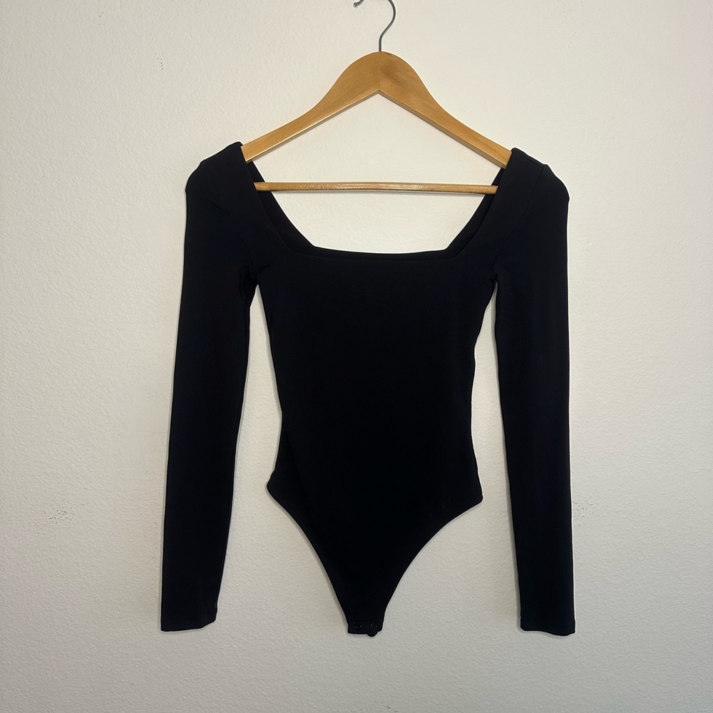 Aritzia Contour Squareneck Black Long Sleeve Bodysuit